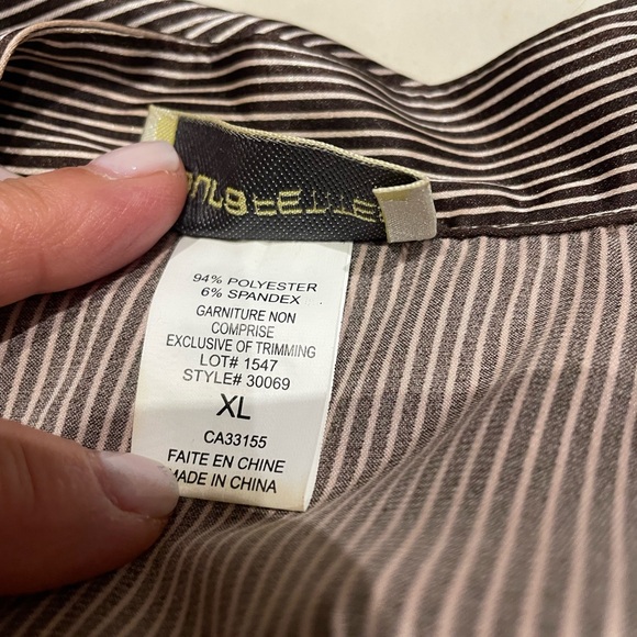 Beautiful short sleeved tapered blouse with cream and brown pin stripes - Picture 7 of 7